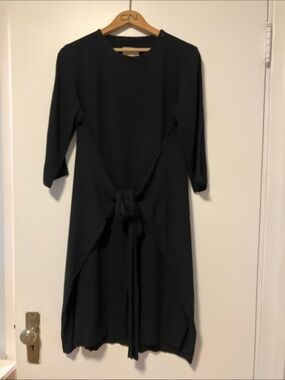 Classic Black Tie-Waist Midi Dress - Montréal
